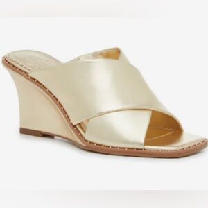 BNWT!!  Vince Camuto SAFFTI sandal in Egyptian Gold. Never worn!